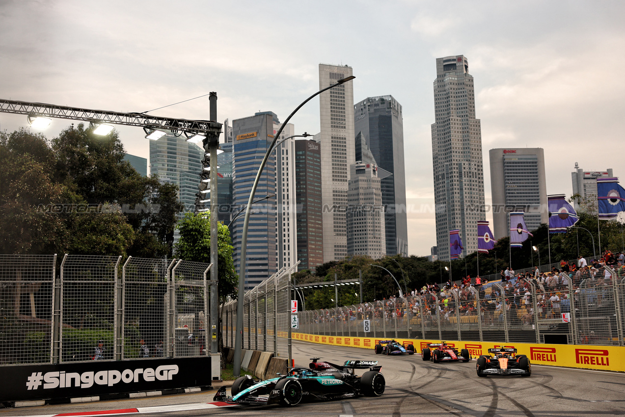 GP SINGAPORE, George Russell (GBR) Mercedes AMG F1 W15.

20.09.2024. Formula 1 World Championship, Rd 18, Singapore Grand Prix, Marina Bay Street Circuit, Singapore, Practice Day.

 - www.xpbimages.com, EMail: requests@xpbimages.com © Copyright: Coates / XPB Images