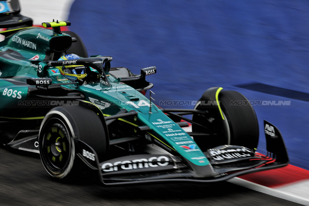 GP SINGAPORE, Fernando Alonso (ESP) Aston Martin F1 Team AMR24.

20.09.2024. Formula 1 World Championship, Rd 18, Singapore Grand Prix, Marina Bay Street Circuit, Singapore, Practice Day.

- www.xpbimages.com, EMail: requests@xpbimages.com © Copyright: Rew / XPB Images