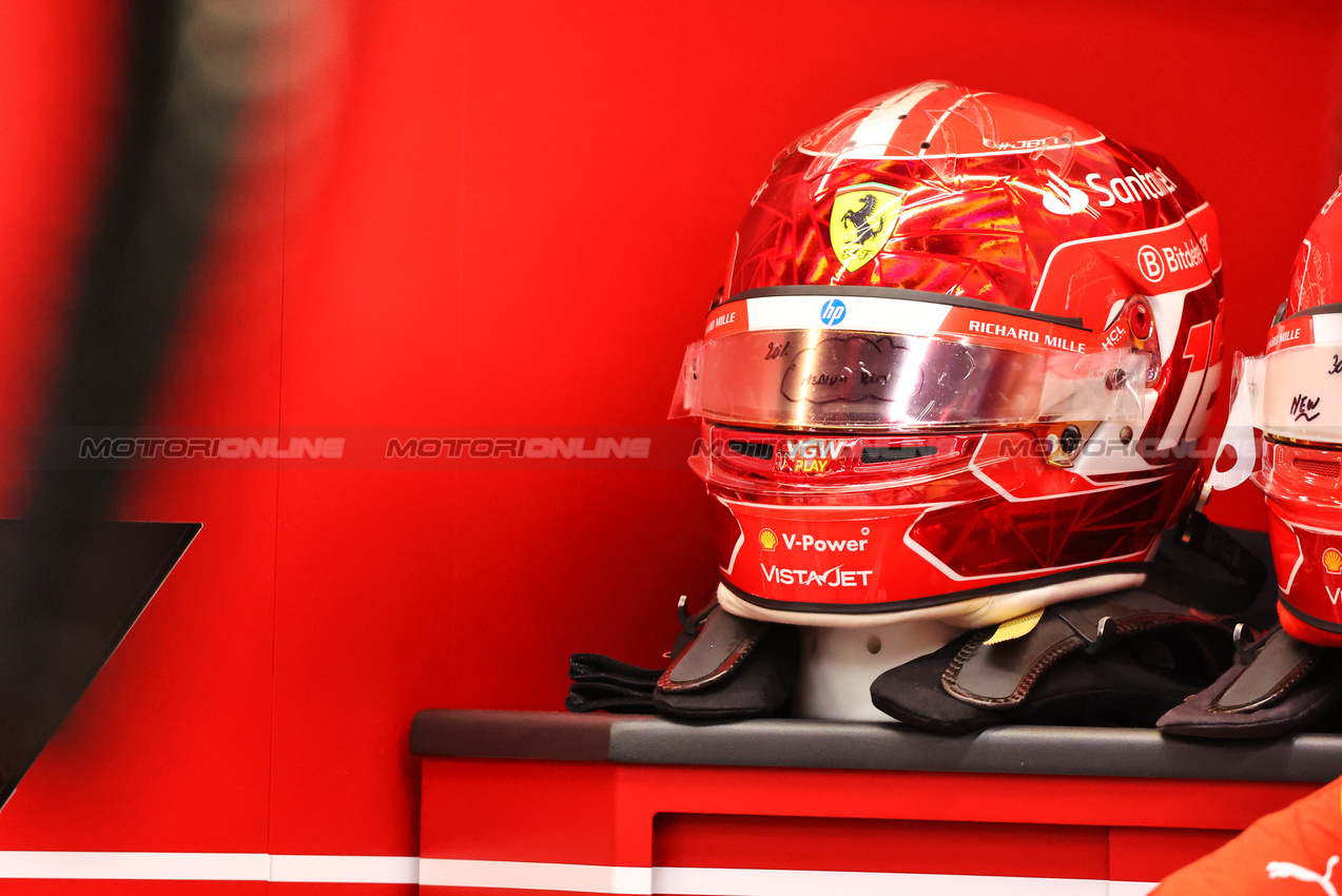 GP SINGAPORE, The helmet of Charles Leclerc (MON) Ferrari.

20.09.2024. Formula 1 World Championship, Rd 18, Singapore Grand Prix, Marina Bay Street Circuit, Singapore, Practice Day.

- www.xpbimages.com, EMail: requests@xpbimages.com © Copyright: Batchelor / XPB Images