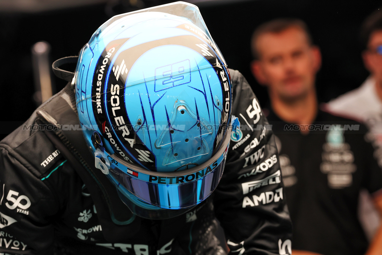 GP SINGAPORE, George Russell (GBR) Mercedes AMG F1 W15.

20.09.2024. Formula 1 World Championship, Rd 18, Singapore Grand Prix, Marina Bay Street Circuit, Singapore, Practice Day.

- www.xpbimages.com, EMail: requests@xpbimages.com © Copyright: Batchelor / XPB Images