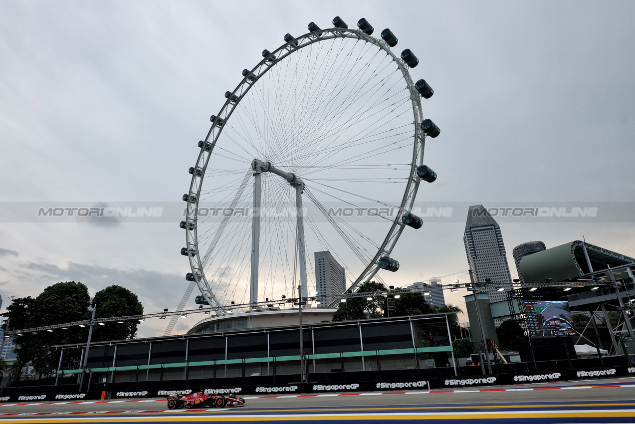 GP SINGAPORE, Charles Leclerc (MON) Ferrari SF-24.

20.09.2024. Formula 1 World Championship, Rd 18, Singapore Grand Prix, Marina Bay Street Circuit, Singapore, Practice Day.

- www.xpbimages.com, EMail: requests@xpbimages.com © Copyright: Moy / XPB Images