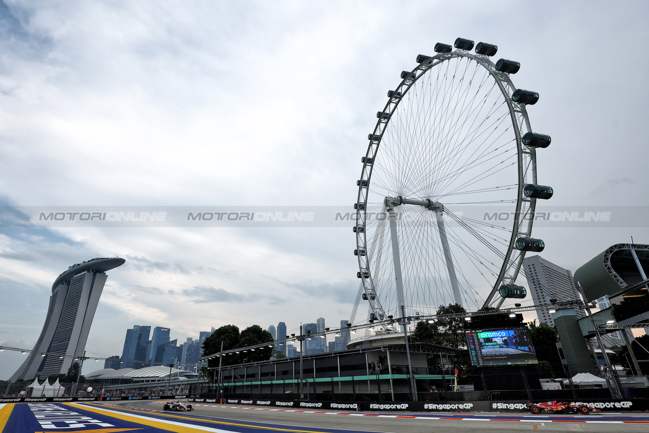 GP SINGAPORE, Kevin Magnussen (DEN) Haas VF-24.

20.09.2024. Formula 1 World Championship, Rd 18, Singapore Grand Prix, Marina Bay Street Circuit, Singapore, Practice Day.

- www.xpbimages.com, EMail: requests@xpbimages.com © Copyright: Moy / XPB Images