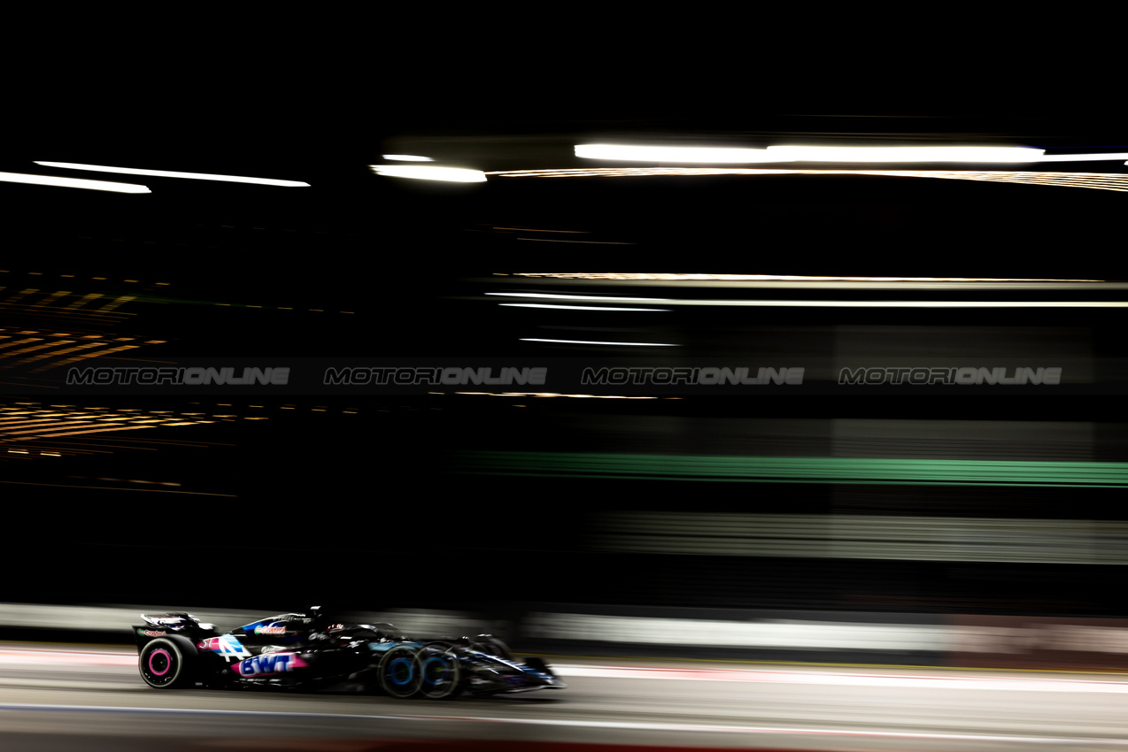 GP SINGAPORE, Esteban Ocon (FRA) Alpine F1 Team A524.

20.09.2024. Formula 1 World Championship, Rd 18, Singapore Grand Prix, Marina Bay Street Circuit, Singapore, Practice Day.

- www.xpbimages.com, EMail: requests@xpbimages.com © Copyright: Bearne / XPB Images