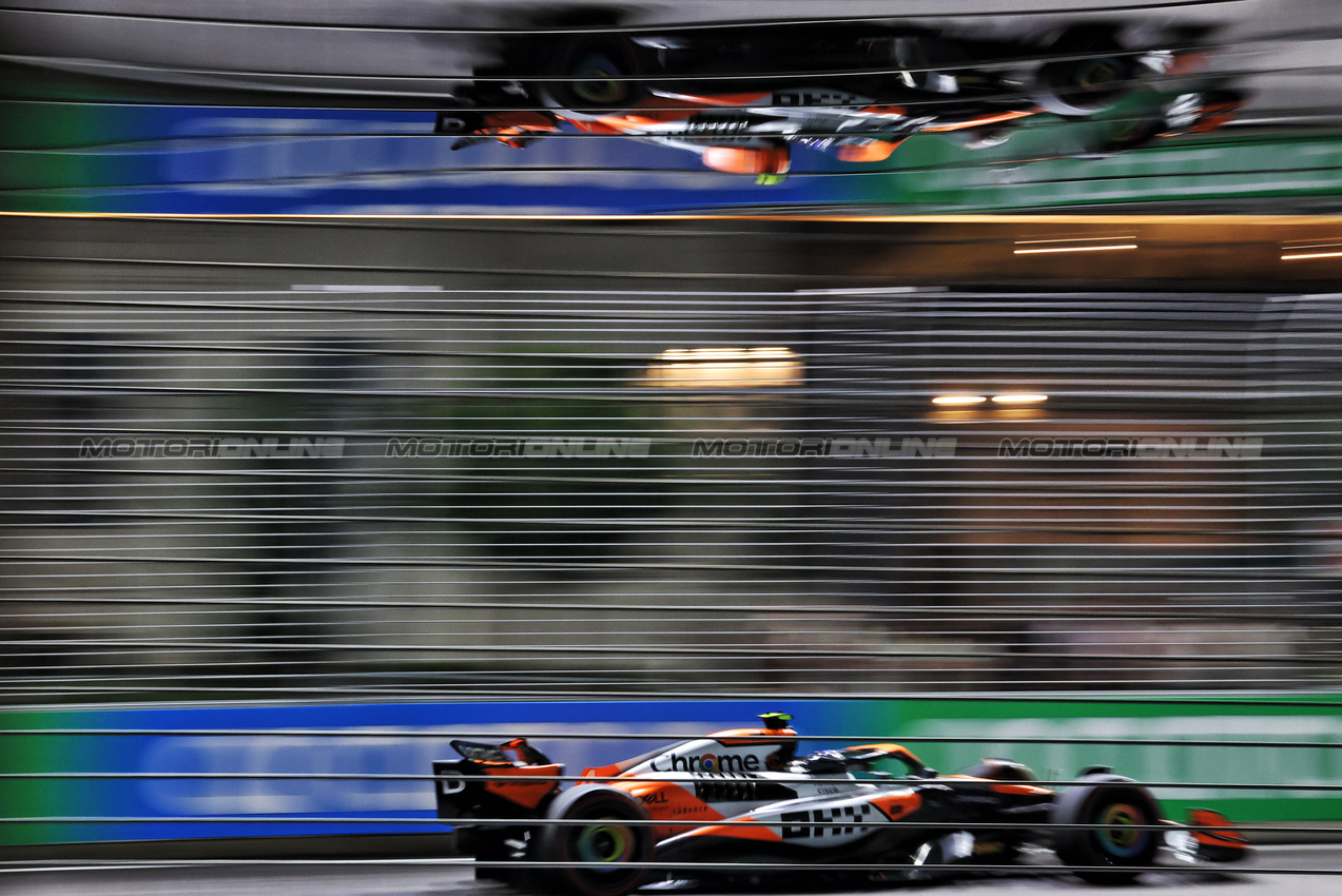 GP SINGAPORE, Lando Norris (GBR) McLaren MCL38.

20.09.2024. Formula 1 World Championship, Rd 18, Singapore Grand Prix, Marina Bay Street Circuit, Singapore, Practice Day.

- www.xpbimages.com, EMail: requests@xpbimages.com © Copyright: Rew / XPB Images