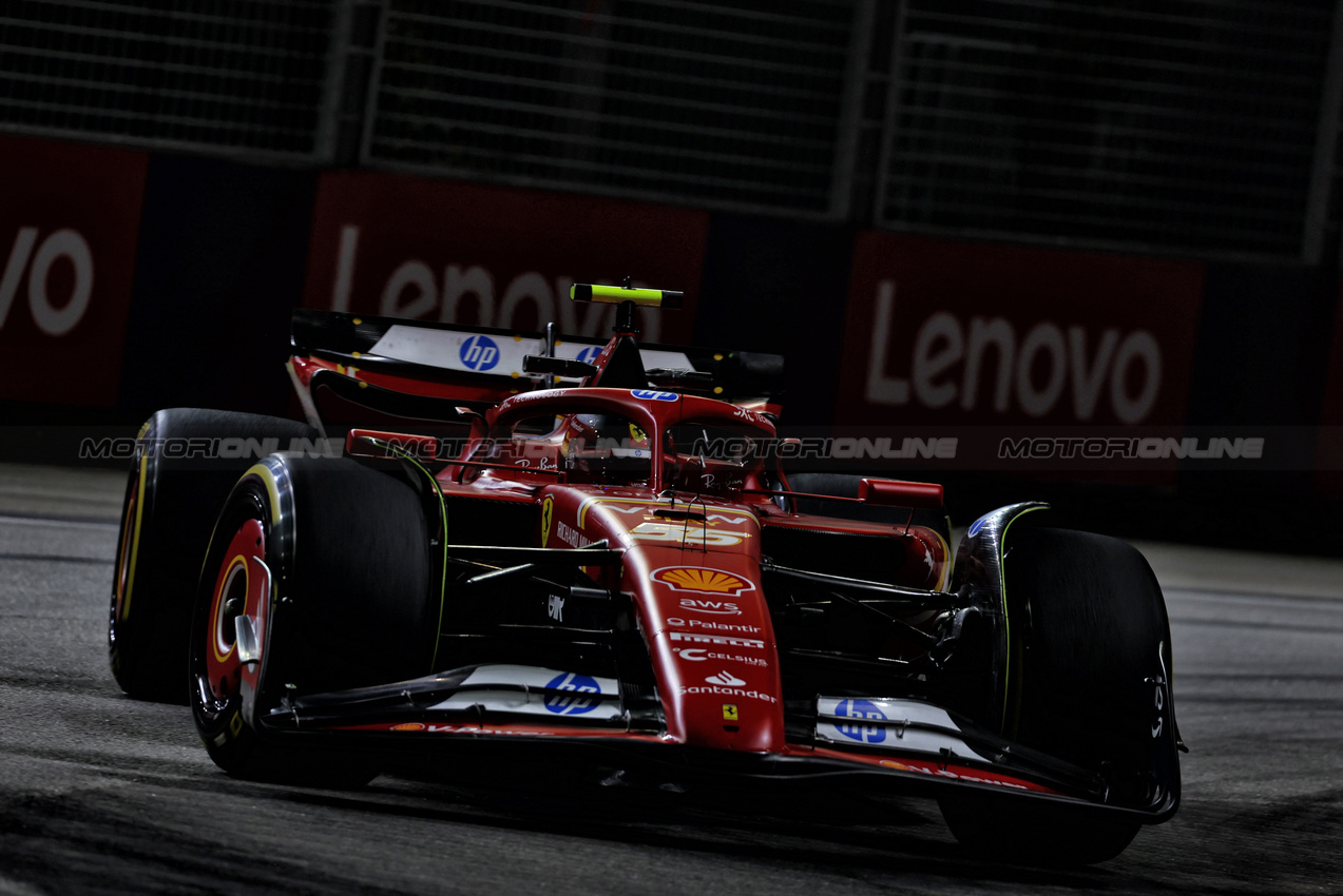 GP SINGAPORE, Carlos Sainz Jr (ESP) Ferrari SF-24.

20.09.2024. Formula 1 World Championship, Rd 18, Singapore Grand Prix, Marina Bay Street Circuit, Singapore, Practice Day.

 - www.xpbimages.com, EMail: requests@xpbimages.com © Copyright: Coates / XPB Images