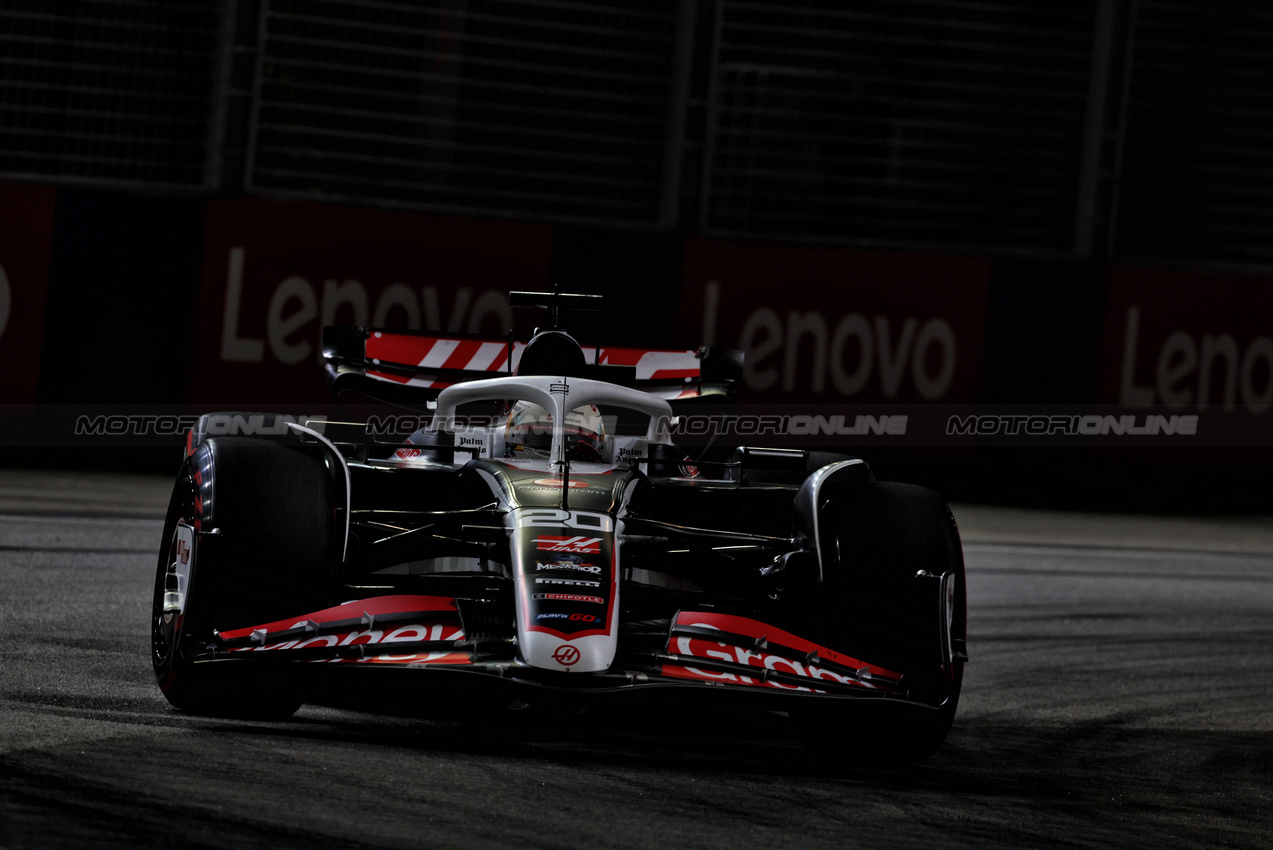 GP SINGAPORE, Kevin Magnussen (DEN) Haas VF-24.

20.09.2024. Formula 1 World Championship, Rd 18, Singapore Grand Prix, Marina Bay Street Circuit, Singapore, Practice Day.

 - www.xpbimages.com, EMail: requests@xpbimages.com © Copyright: Coates / XPB Images