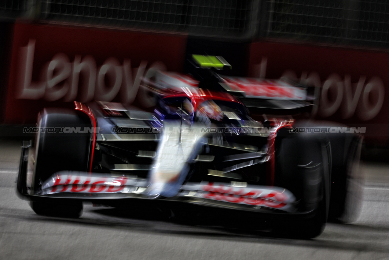 GP SINGAPORE, Yuki Tsunoda (JPN) RB VCARB 01.

20.09.2024. Formula 1 World Championship, Rd 18, Singapore Grand Prix, Marina Bay Street Circuit, Singapore, Practice Day.

 - www.xpbimages.com, EMail: requests@xpbimages.com © Copyright: Coates / XPB Images