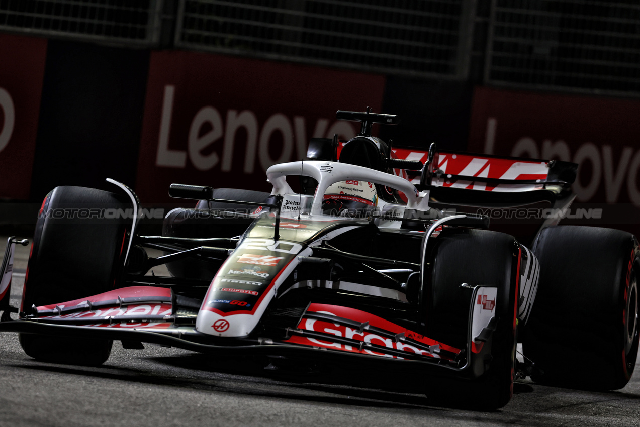 GP SINGAPORE, Kevin Magnussen (DEN) Haas VF-24.

20.09.2024. Formula 1 World Championship, Rd 18, Singapore Grand Prix, Marina Bay Street Circuit, Singapore, Practice Day.

 - www.xpbimages.com, EMail: requests@xpbimages.com © Copyright: Coates / XPB Images