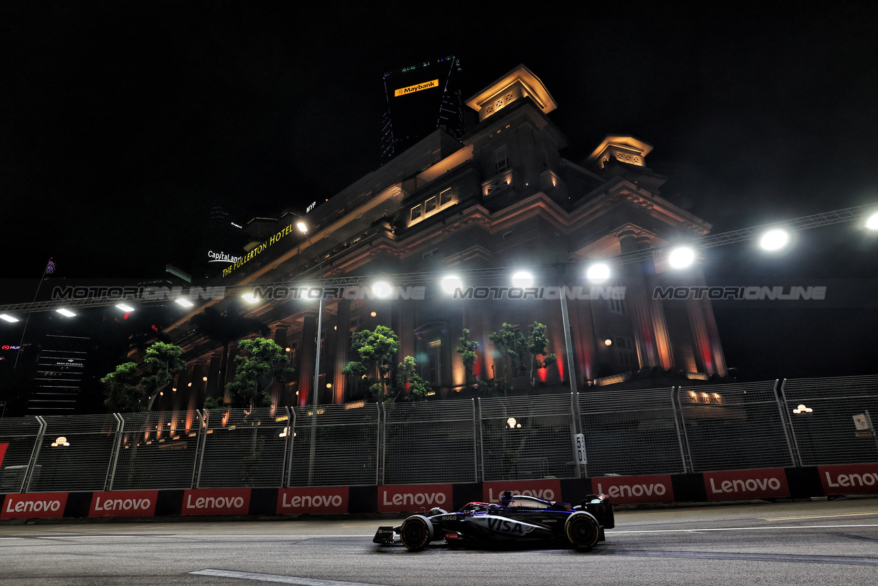 GP SINGAPORE, Daniel Ricciardo (AUS) RB VCARB 01.

20.09.2024. Formula 1 World Championship, Rd 18, Singapore Grand Prix, Marina Bay Street Circuit, Singapore, Practice Day.

- www.xpbimages.com, EMail: requests@xpbimages.com © Copyright: Rew / XPB Images