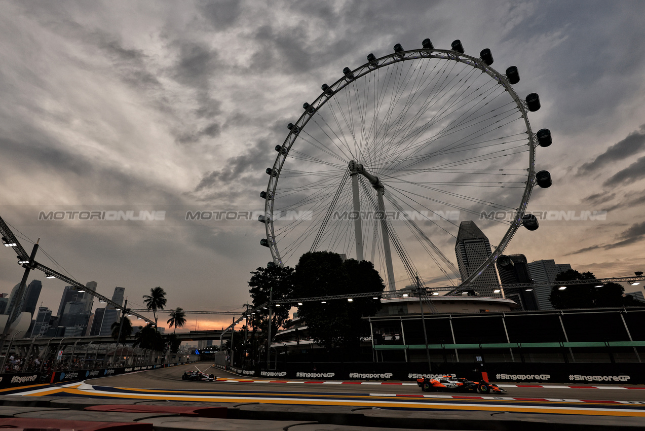 GP SINGAPORE, Oscar Piastri (AUS) McLaren MCL38.

20.09.2024. Formula 1 World Championship, Rd 18, Singapore Grand Prix, Marina Bay Street Circuit, Singapore, Practice Day.

- www.xpbimages.com, EMail: requests@xpbimages.com © Copyright: Moy / XPB Images