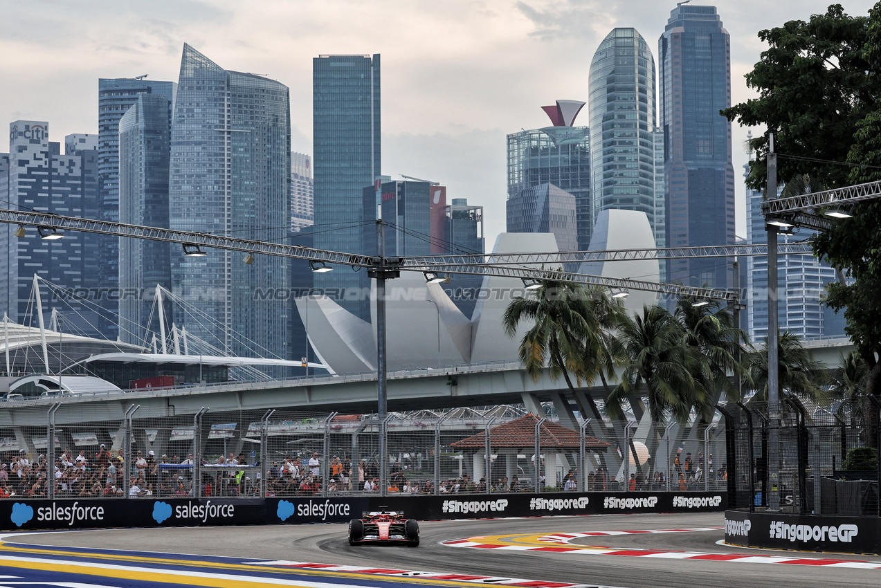 GP SINGAPORE, Charles Leclerc (MON) Ferrari SF-24.

20.09.2024. Formula 1 World Championship, Rd 18, Singapore Grand Prix, Marina Bay Street Circuit, Singapore, Practice Day.

- www.xpbimages.com, EMail: requests@xpbimages.com © Copyright: Moy / XPB Images