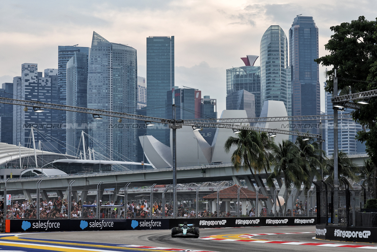 GP SINGAPORE, Lance Stroll (CDN) Aston Martin F1 Team AMR24.

20.09.2024. Formula 1 World Championship, Rd 18, Singapore Grand Prix, Marina Bay Street Circuit, Singapore, Practice Day.

- www.xpbimages.com, EMail: requests@xpbimages.com © Copyright: Moy / XPB Images