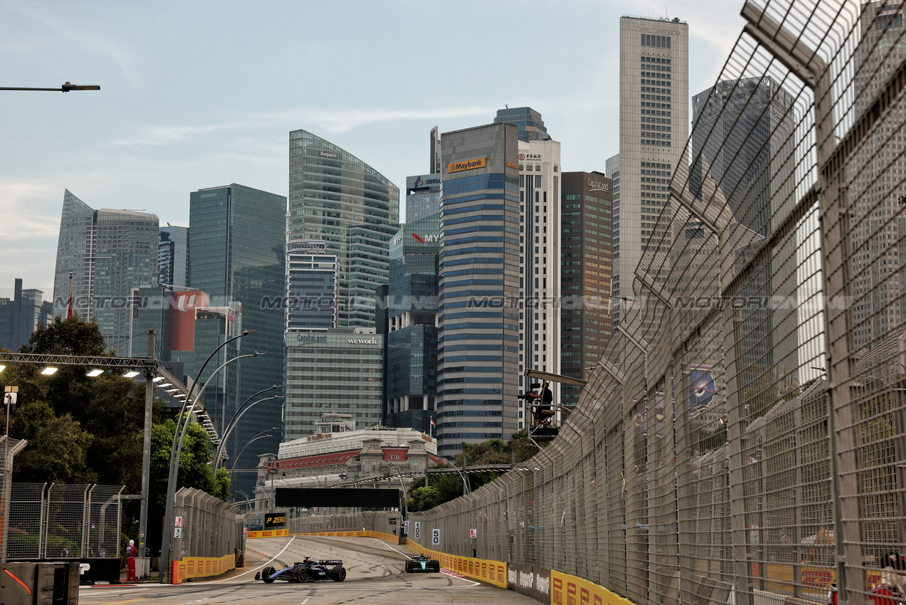 GP SINGAPORE, Alexander Albon (THA) Williams Racing FW46.

20.09.2024. Formula 1 World Championship, Rd 18, Singapore Grand Prix, Marina Bay Street Circuit, Singapore, Practice Day.

 - www.xpbimages.com, EMail: requests@xpbimages.com © Copyright: Coates / XPB Images