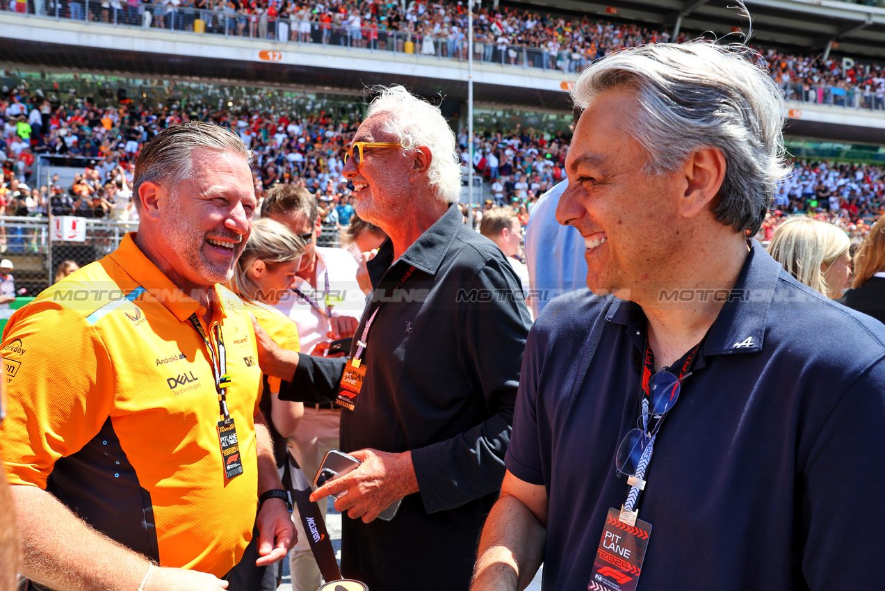 GP SPAGNA, (L to R): Zak Brown (USA) McLaren Executive Director with Flavio Briatore (ITA) Alpine F1 Team Executive Advisor e Luca de Meo (ITA) Groupe Renault Chief Executive Officer on the grid.

23.06.2024. Formula 1 World Championship, Rd 10, Spanish Grand Prix, Barcelona, Spain, Gara Day.

- www.xpbimages.com, EMail: requests@xpbimages.com © Copyright: Batchelor / XPB Images