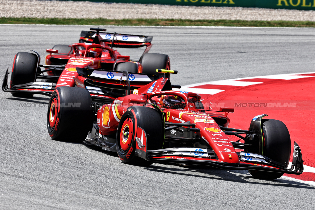 GP SPAGNA, Carlos Sainz Jr (ESP) Ferrari SF-24.

23.06.2024. Formula 1 World Championship, Rd 10, Spanish Grand Prix, Barcelona, Spain, Gara Day.

- www.xpbimages.com, EMail: requests@xpbimages.com © Copyright: Charniaux / XPB Images