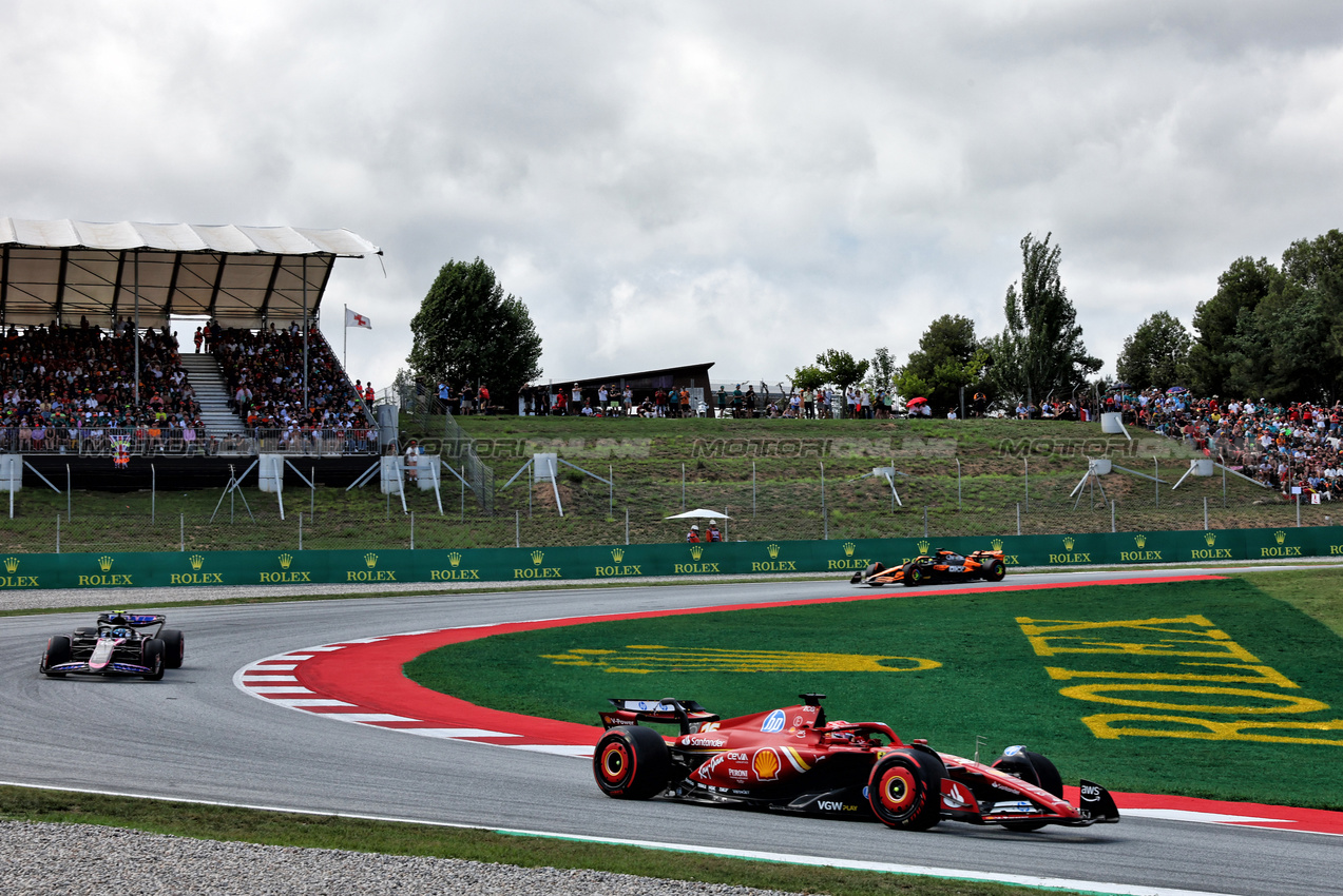 GP SPAGNA, Charles Leclerc (MON) Ferrari SF-24.

23.06.2024. Formula 1 World Championship, Rd 10, Spanish Grand Prix, Barcelona, Spain, Gara Day.

- www.xpbimages.com, EMail: requests@xpbimages.com © Copyright: Charniaux / XPB Images