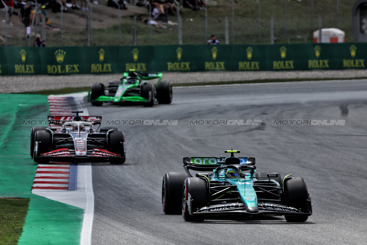 GP SPAGNA, Fernando Alonso (ESP) Aston Martin F1 Team AMR24.

23.06.2024. Formula 1 World Championship, Rd 10, Spanish Grand Prix, Barcelona, Spain, Gara Day.

- www.xpbimages.com, EMail: requests@xpbimages.com © Copyright: Batchelor / XPB Images