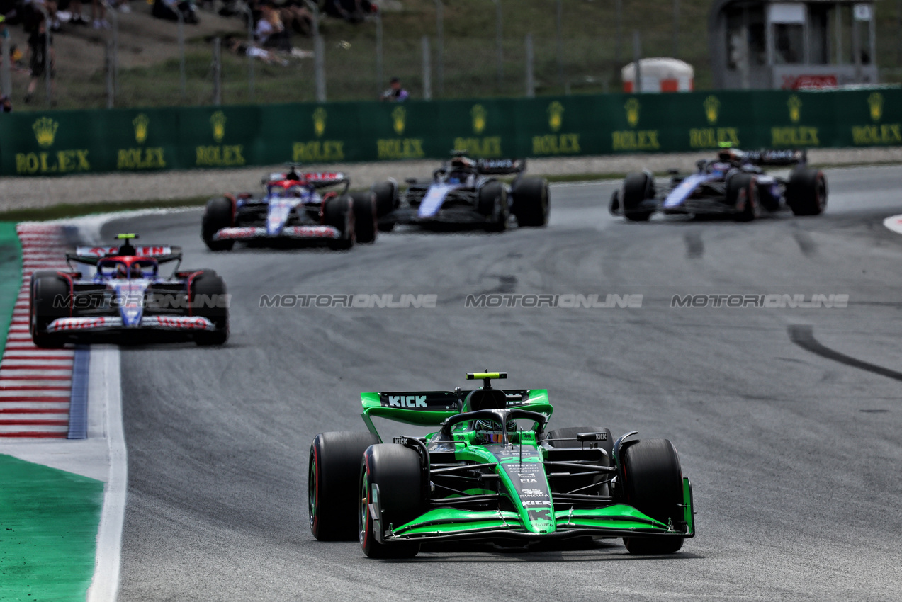 GP SPAGNA, Zhou Guanyu (CHN) Sauber C44.

23.06.2024. Formula 1 World Championship, Rd 10, Spanish Grand Prix, Barcelona, Spain, Gara Day.

- www.xpbimages.com, EMail: requests@xpbimages.com © Copyright: Batchelor / XPB Images