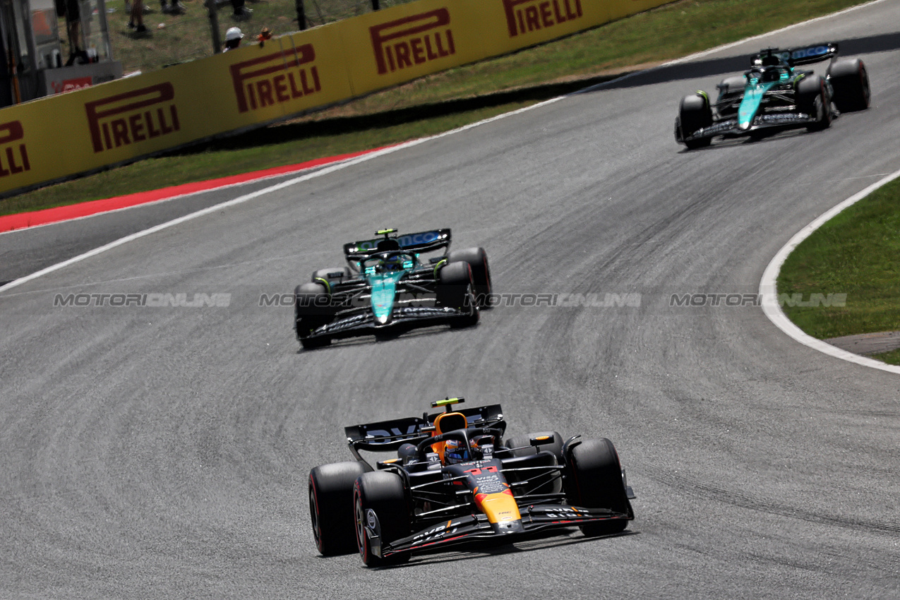 GP SPAGNA, Sergio Perez (MEX) Red Bull Racing RB20.

23.06.2024. Formula 1 World Championship, Rd 10, Spanish Grand Prix, Barcelona, Spain, Gara Day.

- www.xpbimages.com, EMail: requests@xpbimages.com © Copyright: Batchelor / XPB Images