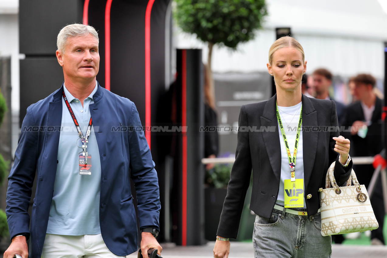 GP SPAGNA, (L to R): David Coulthard (GBR) Channel 4 F1 Commentator with Domenica Sigrid Silversand (SWE).

23.06.2024. Formula 1 World Championship, Rd 10, Spanish Grand Prix, Barcelona, Spain, Gara Day.

- www.xpbimages.com, EMail: requests@xpbimages.com © Copyright: Rew / XPB Images