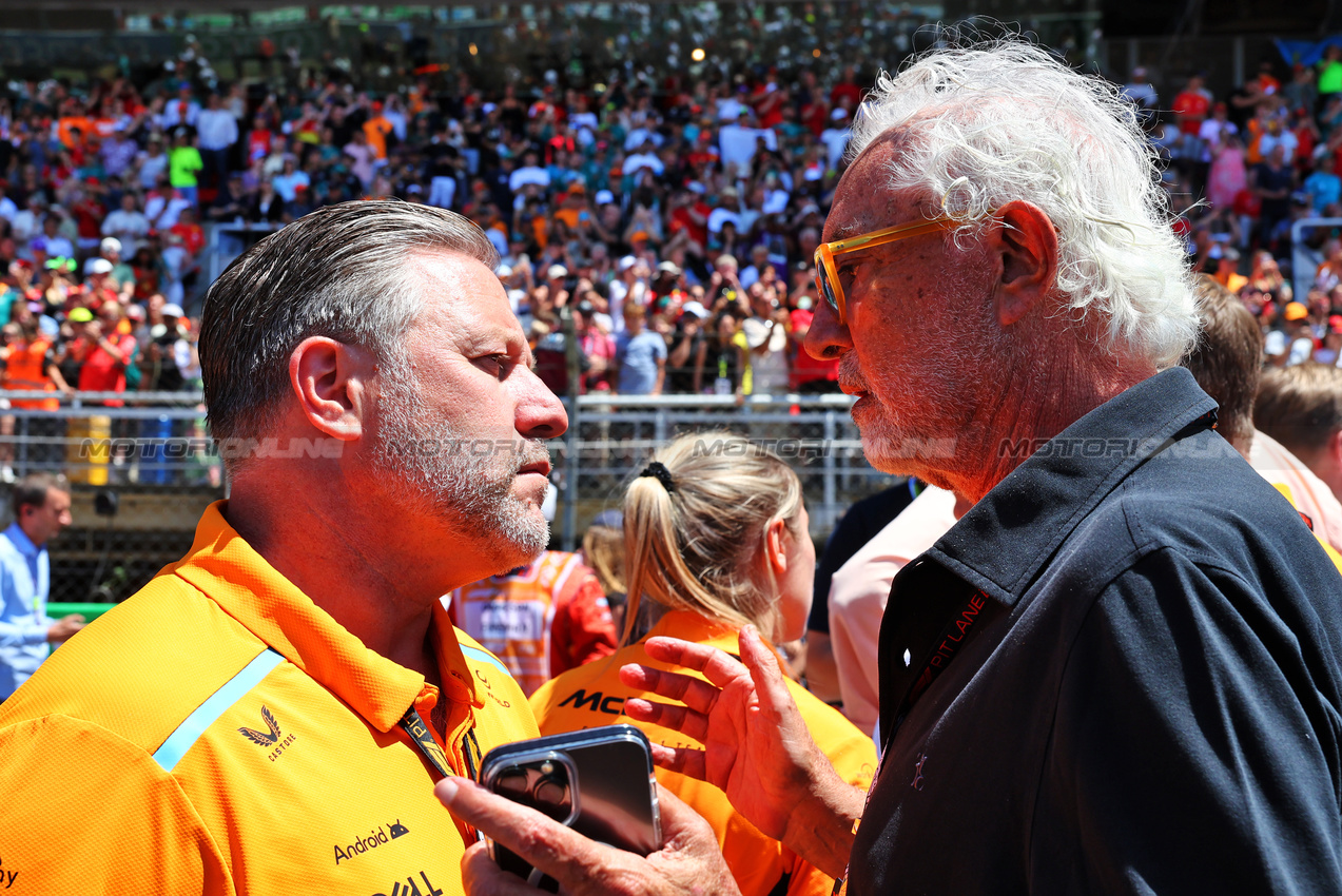 GP SPAGNA, (L to R): Zak Brown (USA) McLaren Executive Director e Flavio Briatore (ITA) Alpine F1 Team Executive Advisor on the grid.

23.06.2024. Formula 1 World Championship, Rd 10, Spanish Grand Prix, Barcelona, Spain, Gara Day.

- www.xpbimages.com, EMail: requests@xpbimages.com © Copyright: Batchelor / XPB Images