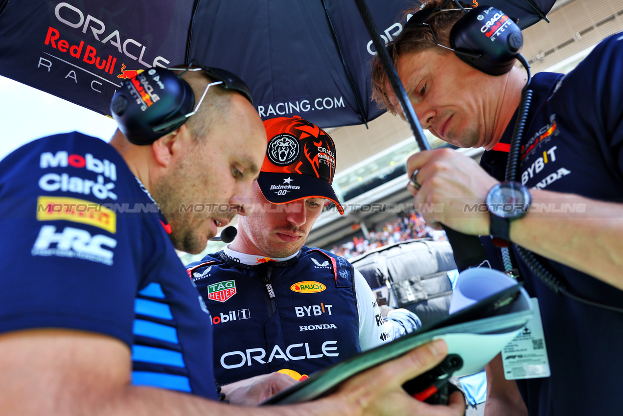 GP SPAGNA, Max Verstappen (NLD) Red Bull Racing on the grid.

23.06.2024. Formula 1 World Championship, Rd 10, Spanish Grand Prix, Barcelona, Spain, Gara Day.

- www.xpbimages.com, EMail: requests@xpbimages.com © Copyright: Batchelor / XPB Images