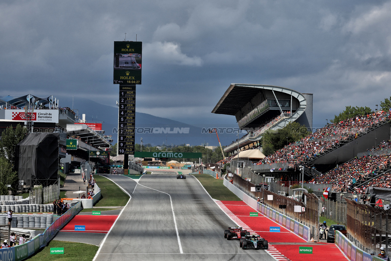 GP SPAGNA, Lewis Hamilton (GBR) Mercedes AMG F1 W15.

23.06.2024. Formula 1 World Championship, Rd 10, Spanish Grand Prix, Barcelona, Spain, Gara Day.

- www.xpbimages.com, EMail: requests@xpbimages.com © Copyright: Moy / XPB Images