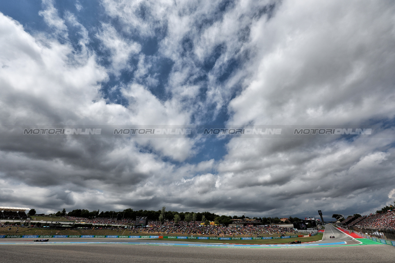 GP SPAGNA, Daniel Ricciardo (AUS) RB VCARB 01.

23.06.2024. Formula 1 World Championship, Rd 10, Spanish Grand Prix, Barcelona, Spain, Gara Day.

- www.xpbimages.com, EMail: requests@xpbimages.com © Copyright: Moy / XPB Images