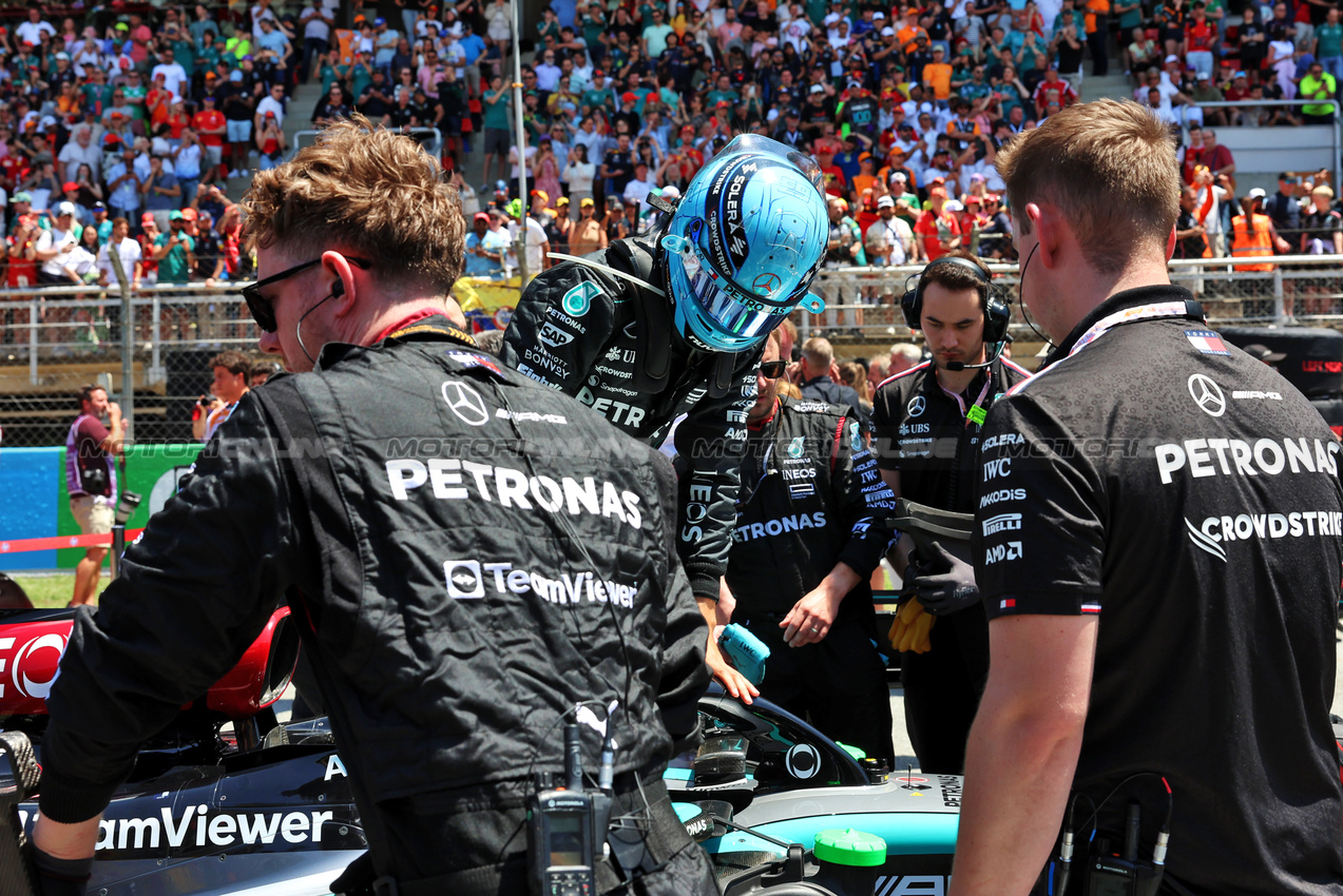 GP SPAGNA, George Russell (GBR) Mercedes AMG F1 W15 on the grid.

23.06.2024. Formula 1 World Championship, Rd 10, Spanish Grand Prix, Barcelona, Spain, Gara Day.

- www.xpbimages.com, EMail: requests@xpbimages.com © Copyright: Rew / XPB Images