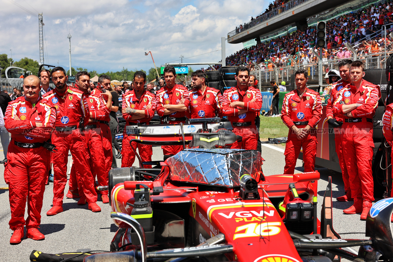 GP SPAGNA, Ferrari on the grid.

23.06.2024. Formula 1 World Championship, Rd 10, Spanish Grand Prix, Barcelona, Spain, Gara Day.

- www.xpbimages.com, EMail: requests@xpbimages.com © Copyright: Rew / XPB Images