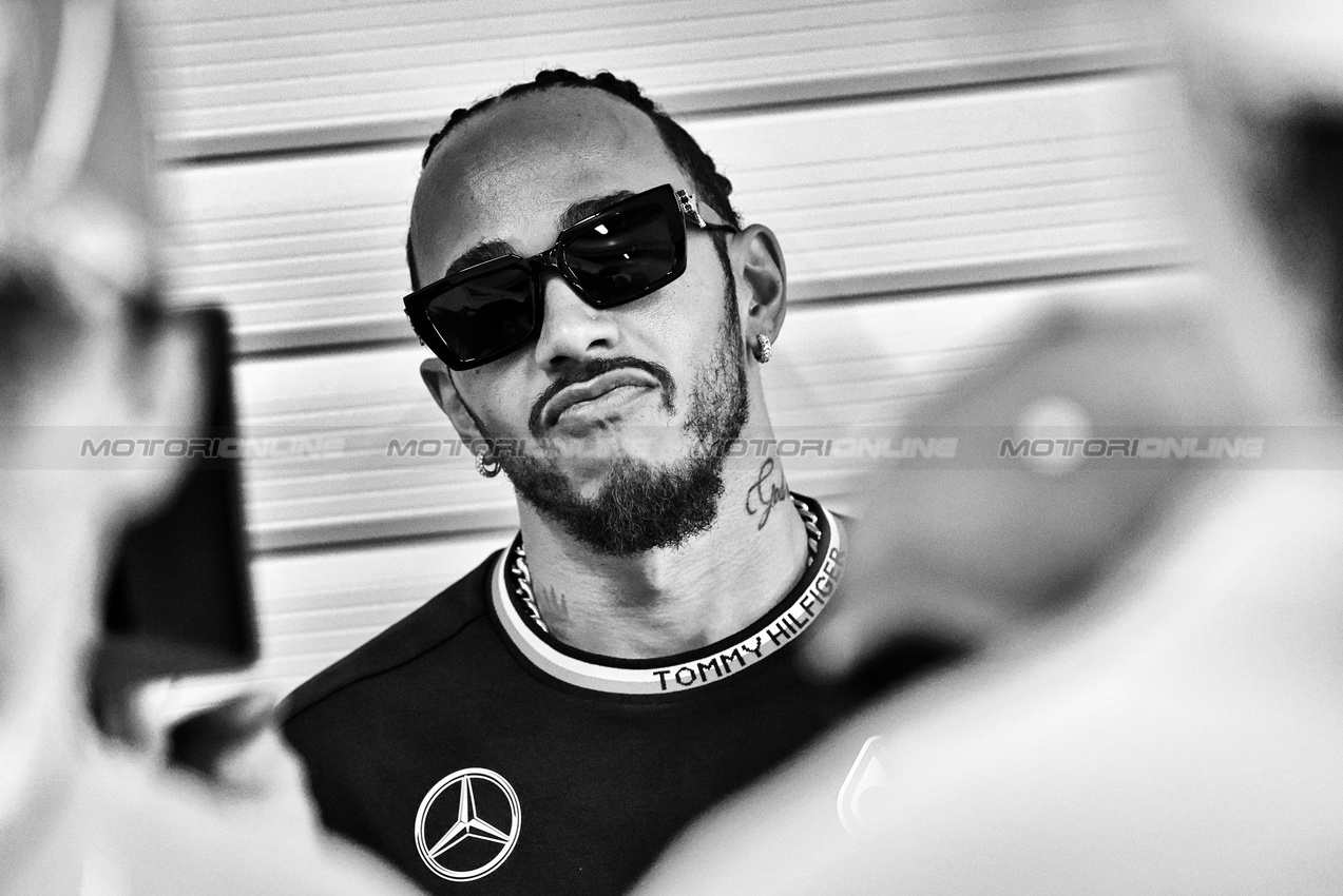 GP SPAGNA, Lewis Hamilton (GBR) Mercedes AMG F1 on the drivers' parade.

23.06.2024. Formula 1 World Championship, Rd 10, Spanish Grand Prix, Barcelona, Spain, Gara Day.

- www.xpbimages.com, EMail: requests@xpbimages.com © Copyright: Batchelor / XPB Images