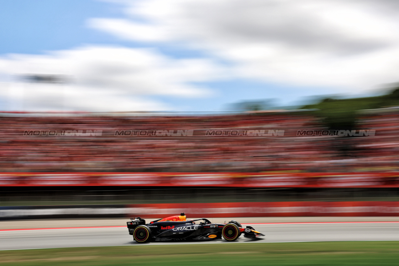 GP SPAGNA, Max Verstappen (NLD) Red Bull Racing RB20.

23.06.2024. Formula 1 World Championship, Rd 10, Spanish Grand Prix, Barcelona, Spain, Gara Day.

- www.xpbimages.com, EMail: requests@xpbimages.com © Copyright: Rew / XPB Images