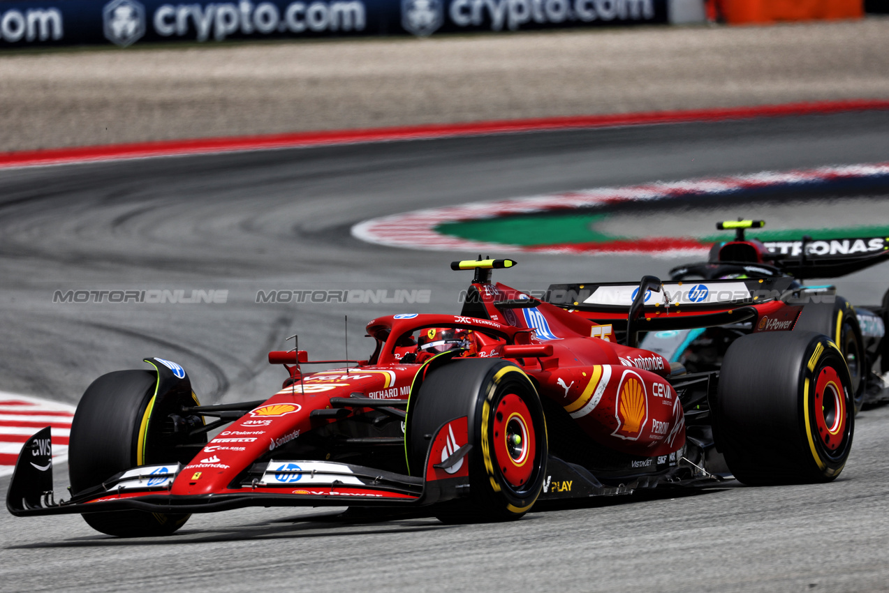 GP SPAGNA, Carlos Sainz Jr (ESP) Ferrari SF-24.

23.06.2024. Formula 1 World Championship, Rd 10, Spanish Grand Prix, Barcelona, Spain, Gara Day.

 - www.xpbimages.com, EMail: requests@xpbimages.com © Copyright: Coates / XPB Images