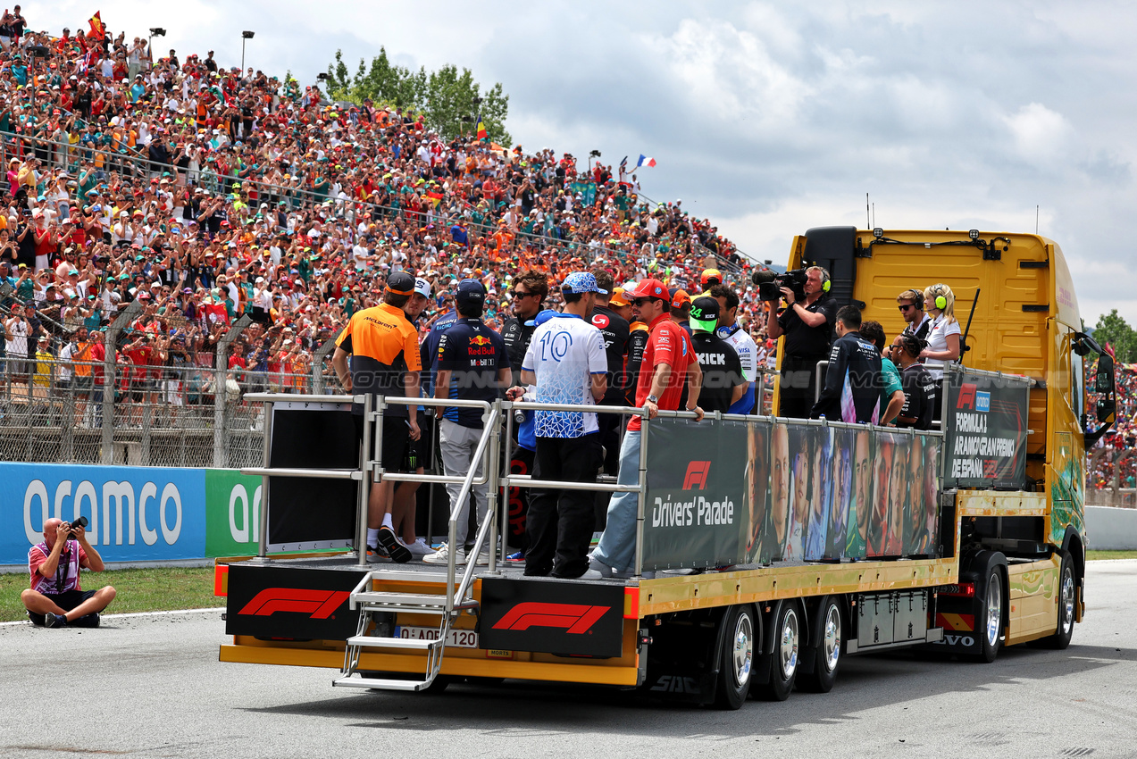 GP SPAGNA, Drivers' parade.

23.06.2024. Formula 1 World Championship, Rd 10, Spanish Grand Prix, Barcelona, Spain, Gara Day.

- www.xpbimages.com, EMail: requests@xpbimages.com © Copyright: Moy / XPB Images