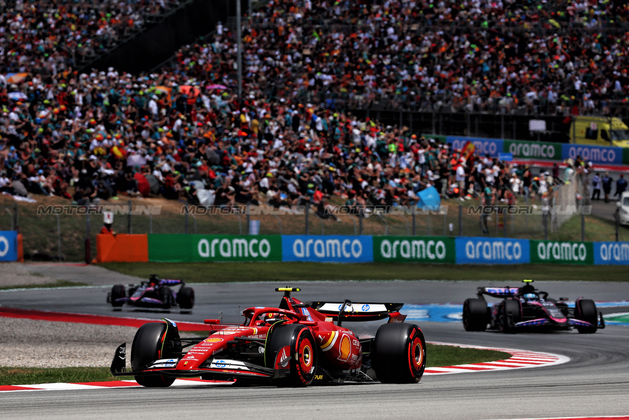 GP SPAGNA, Carlos Sainz Jr (ESP) Ferrari SF-24.

23.06.2024. Formula 1 World Championship, Rd 10, Spanish Grand Prix, Barcelona, Spain, Gara Day.

 - www.xpbimages.com, EMail: requests@xpbimages.com © Copyright: Coates / XPB Images