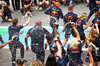 GP SPAGNA, Gara winner Max Verstappen (NLD) Red Bull Racing celebrates with the team.

23.06.2024. Formula 1 World Championship, Rd 10, Spanish Grand Prix, Barcelona, Spain, Gara Day.

 - www.xpbimages.com, EMail: requests@xpbimages.com © Copyright: Coates / XPB Images