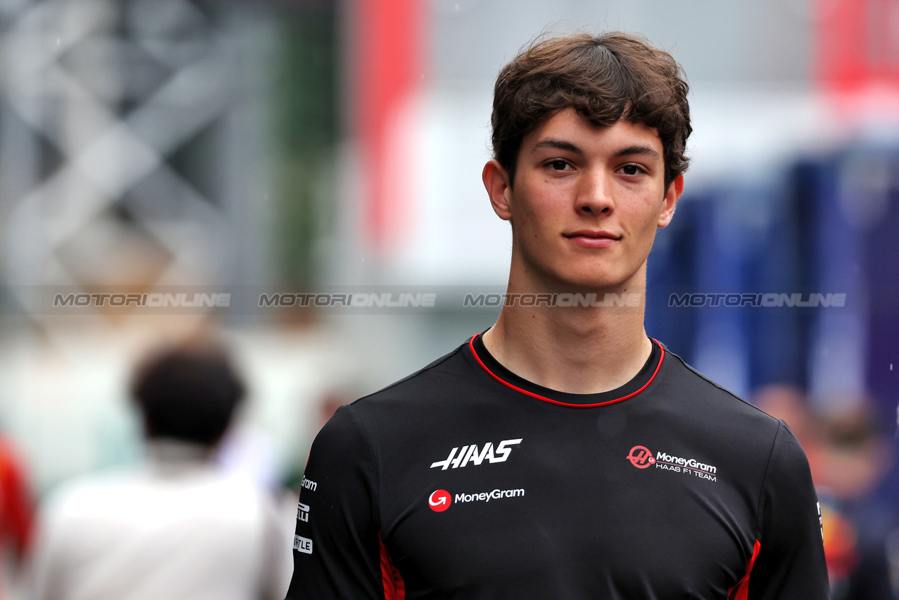 GP SPAGNA, Oliver Bearman (GBR) Haas F1 Team Test Driver.

20.06.2024. Formula 1 World Championship, Rd 10, Spanish Grand Prix, Barcelona, Spain, Preparation Day.

- www.xpbimages.com, EMail: requests@xpbimages.com © Copyright: Rew / XPB Images