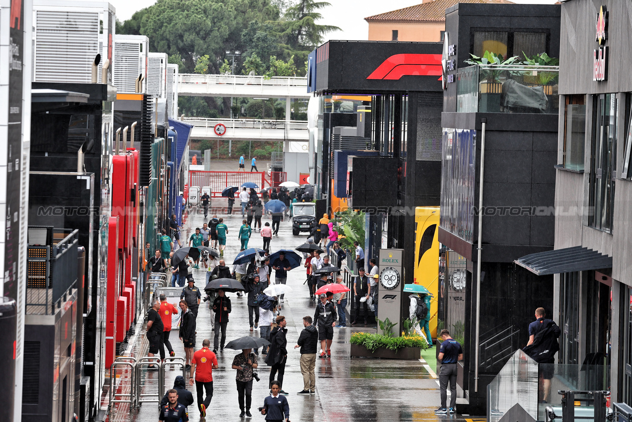 GP SPAGNA, Paddock Atmosfera.

20.06.2024. Formula 1 World Championship, Rd 10, Spanish Grand Prix, Barcelona, Spain, Preparation Day.

- www.xpbimages.com, EMail: requests@xpbimages.com © Copyright: Moy / XPB Images