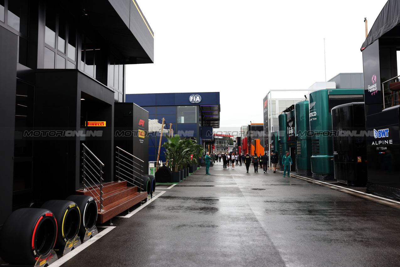 GP SPAGNA, Paddock Atmosfera.

20.06.2024. Formula 1 World Championship, Rd 10, Spanish Grand Prix, Barcelona, Spain, Preparation Day.

- www.xpbimages.com, EMail: requests@xpbimages.com © Copyright: Rew / XPB Images