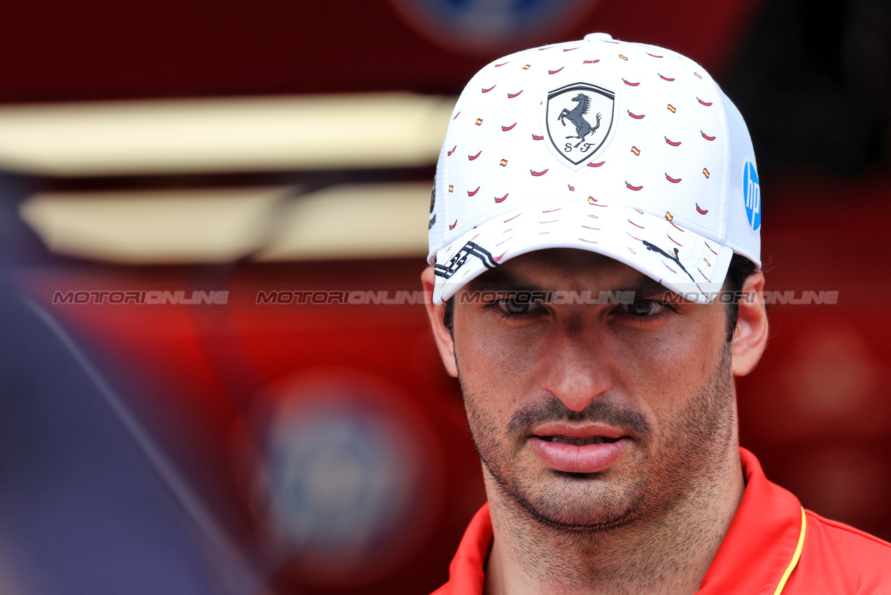 GP SPAGNA, Carlos Sainz Jr (ESP) Ferrari.

20.06.2024. Formula 1 World Championship, Rd 10, Spanish Grand Prix, Barcelona, Spain, Preparation Day.

- www.xpbimages.com, EMail: requests@xpbimages.com © Copyright: Rew / XPB Images