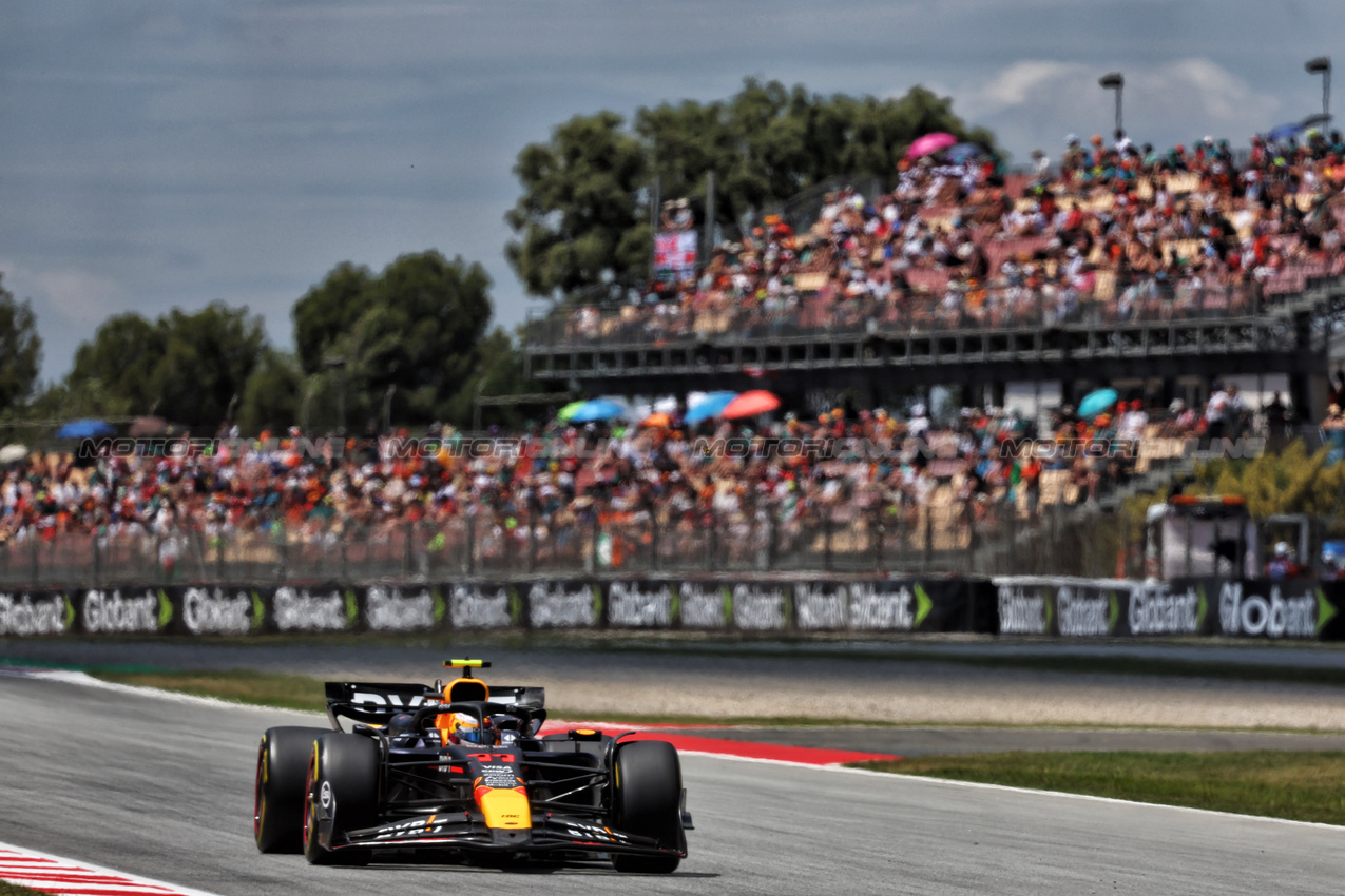 GP SPAGNA, Sergio Perez (MEX) Red Bull Racing RB20.

22.06.2024. Formula 1 World Championship, Rd 10, Spanish Grand Prix, Barcelona, Spain, Qualifiche Day.

- www.xpbimages.com, EMail: requests@xpbimages.com © Copyright: Charniaux / XPB Images