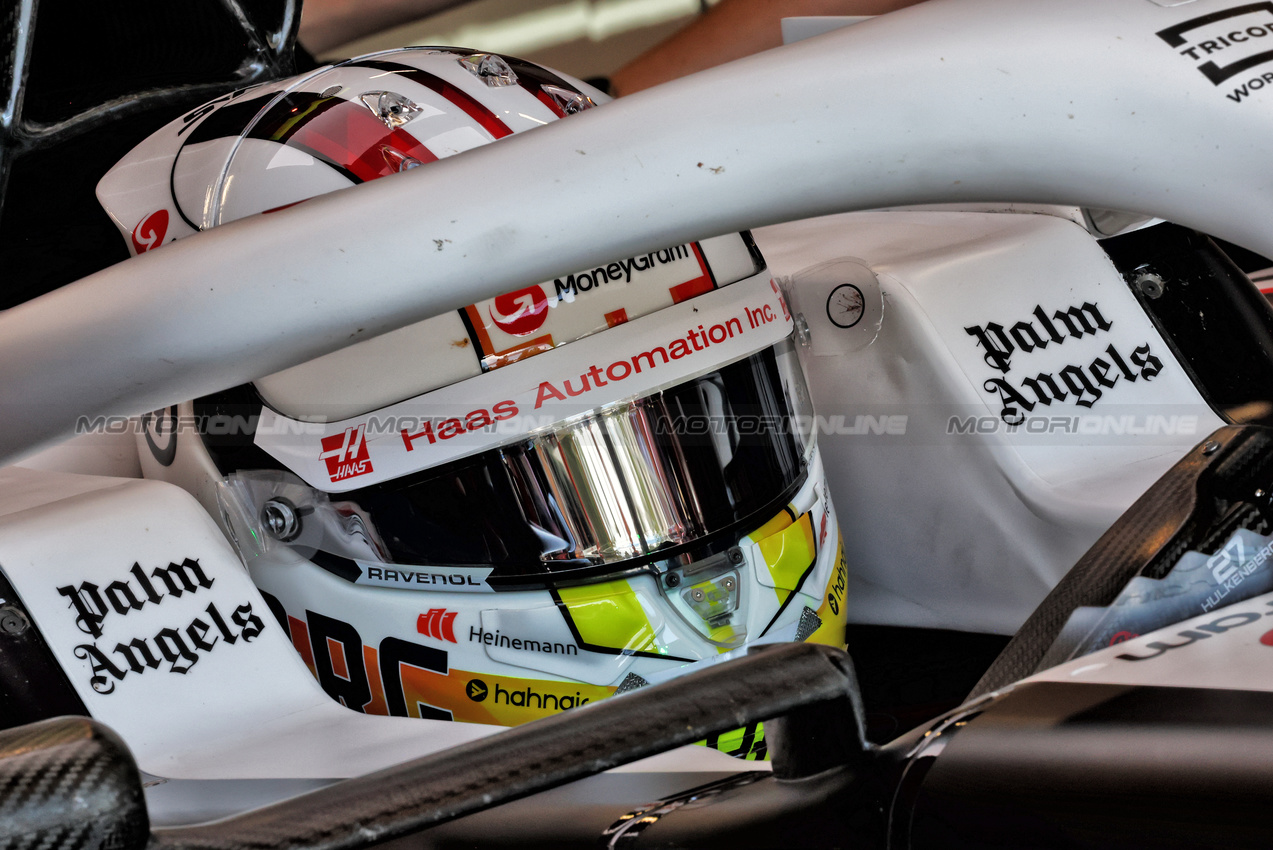 GP SPAGNA, Nico Hulkenberg (GER) Haas VF-24.

22.06.2024. Formula 1 World Championship, Rd 10, Spanish Grand Prix, Barcelona, Spain, Qualifiche Day.

- www.xpbimages.com, EMail: requests@xpbimages.com © Copyright: Batchelor / XPB Images