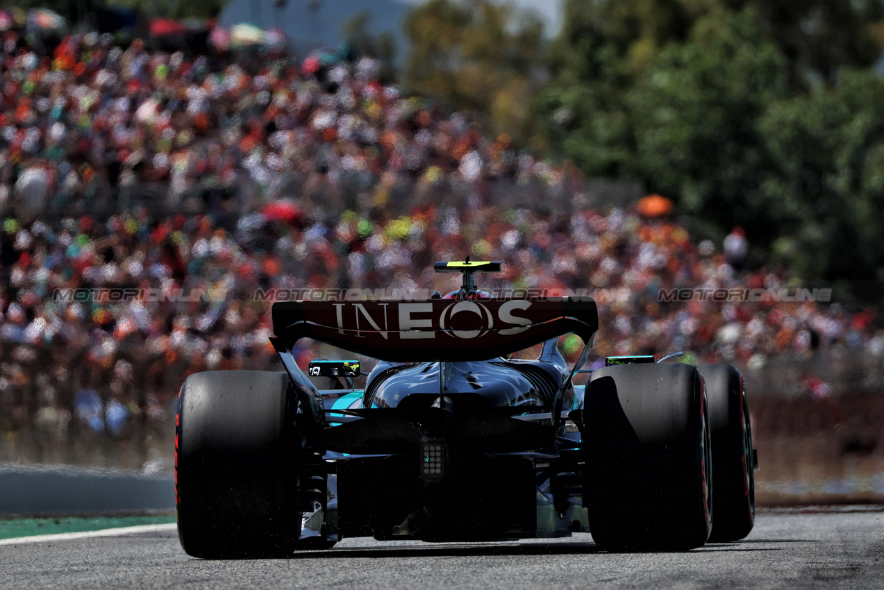 GP SPAGNA, Lewis Hamilton (GBR) Mercedes AMG F1 W15.

22.06.2024. Formula 1 World Championship, Rd 10, Spanish Grand Prix, Barcelona, Spain, Qualifiche Day.

 - www.xpbimages.com, EMail: requests@xpbimages.com © Copyright: Coates / XPB Images