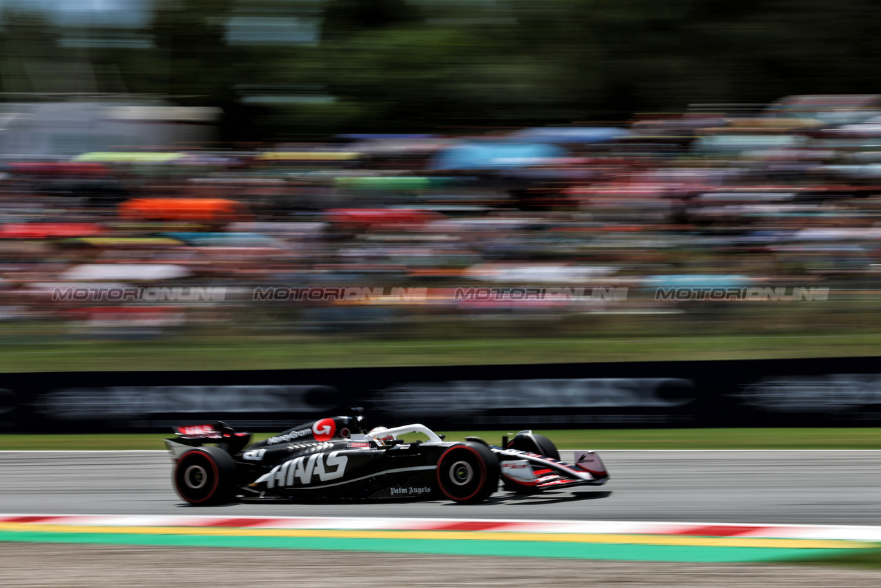 GP SPAGNA, Kevin Magnussen (DEN) Haas VF-24.

22.06.2024. Formula 1 World Championship, Rd 10, Spanish Grand Prix, Barcelona, Spain, Qualifiche Day.

 - www.xpbimages.com, EMail: requests@xpbimages.com © Copyright: Coates / XPB Images