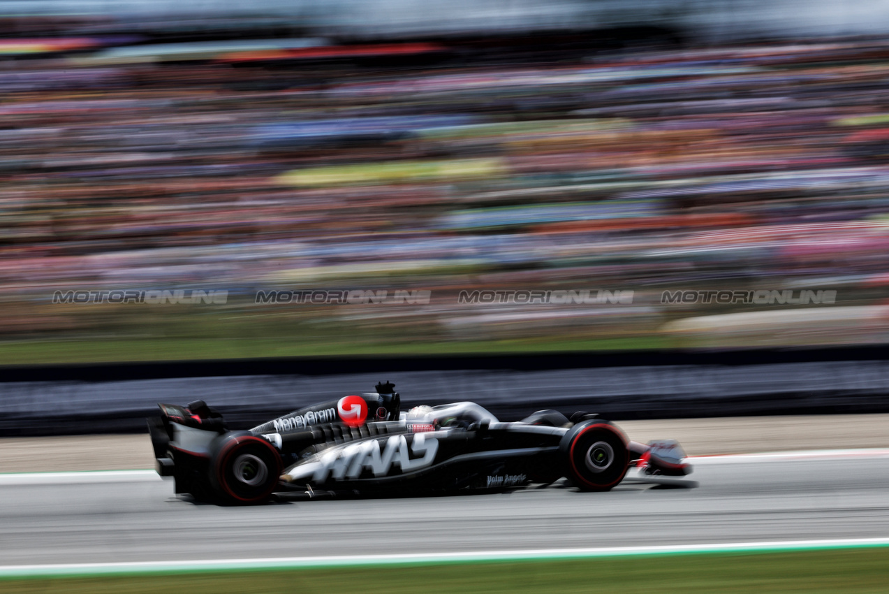 GP SPAGNA, Kevin Magnussen (DEN) Haas VF-24.

22.06.2024. Formula 1 World Championship, Rd 10, Spanish Grand Prix, Barcelona, Spain, Qualifiche Day.

 - www.xpbimages.com, EMail: requests@xpbimages.com © Copyright: Coates / XPB Images