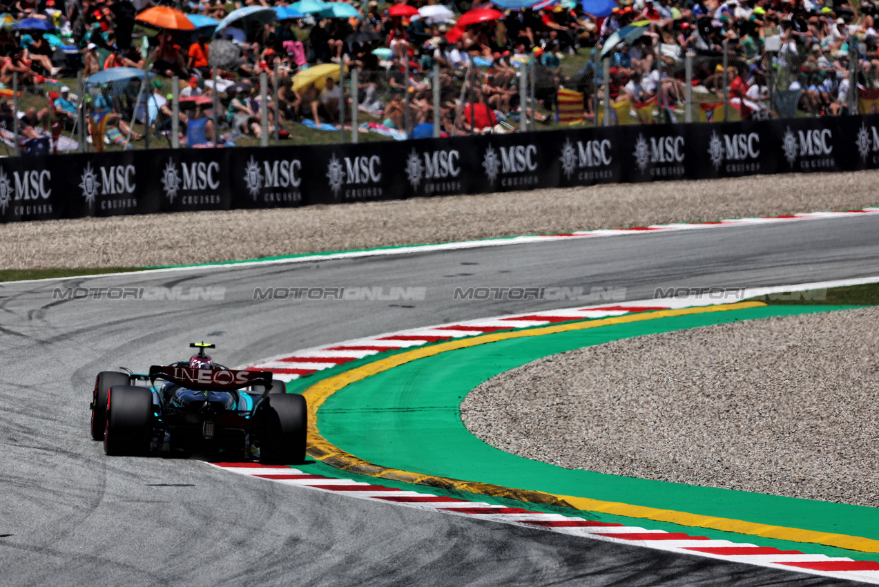 GP SPAGNA, Lewis Hamilton (GBR) Mercedes AMG F1 W15.

22.06.2024. Formula 1 World Championship, Rd 10, Spanish Grand Prix, Barcelona, Spain, Qualifiche Day.

 - www.xpbimages.com, EMail: requests@xpbimages.com © Copyright: Coates / XPB Images