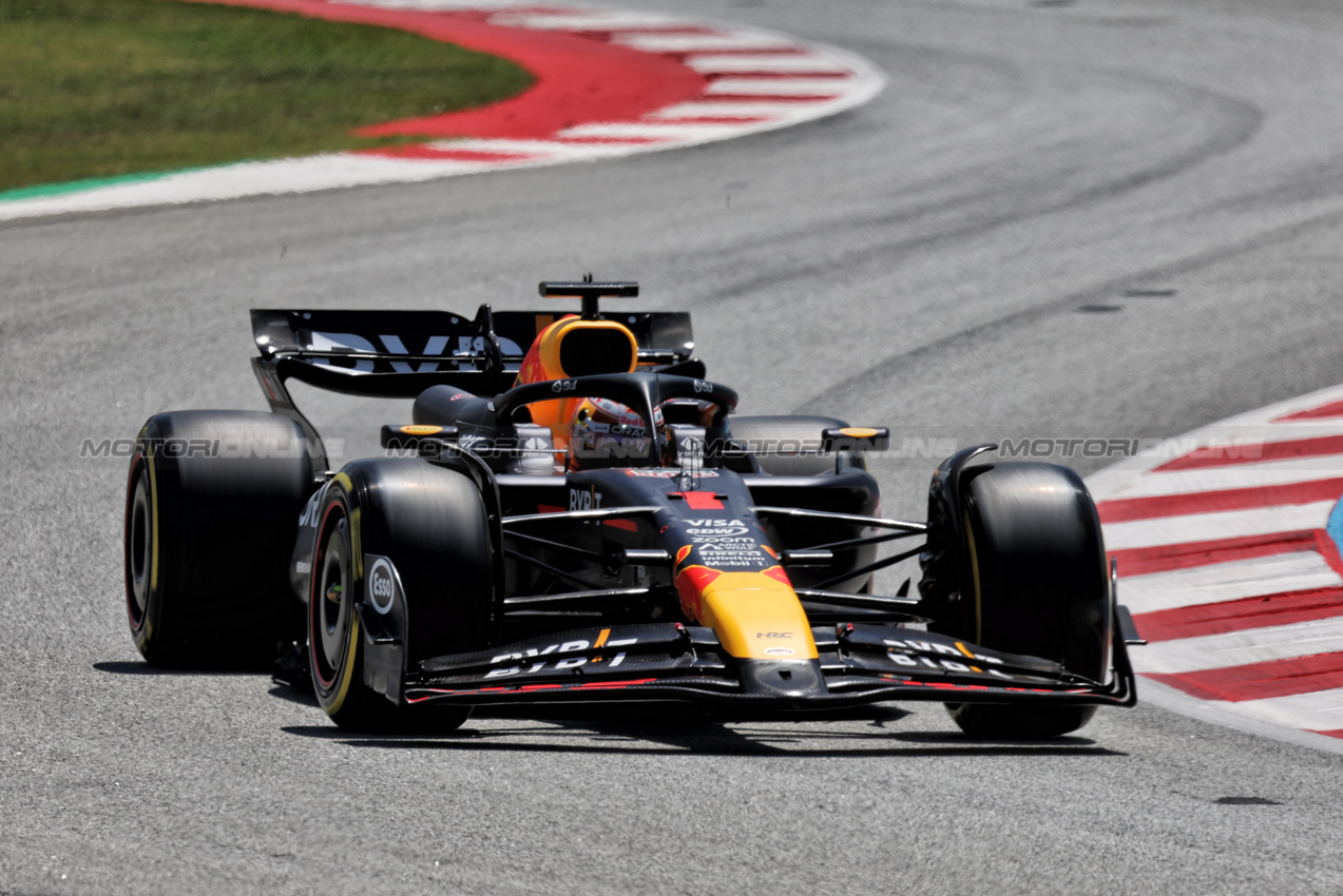 GP SPAGNA, Max Verstappen (NLD) Red Bull Racing RB20.

22.06.2024. Formula 1 World Championship, Rd 10, Spanish Grand Prix, Barcelona, Spain, Qualifiche Day.

- www.xpbimages.com, EMail: requests@xpbimages.com © Copyright: Rew / XPB Images