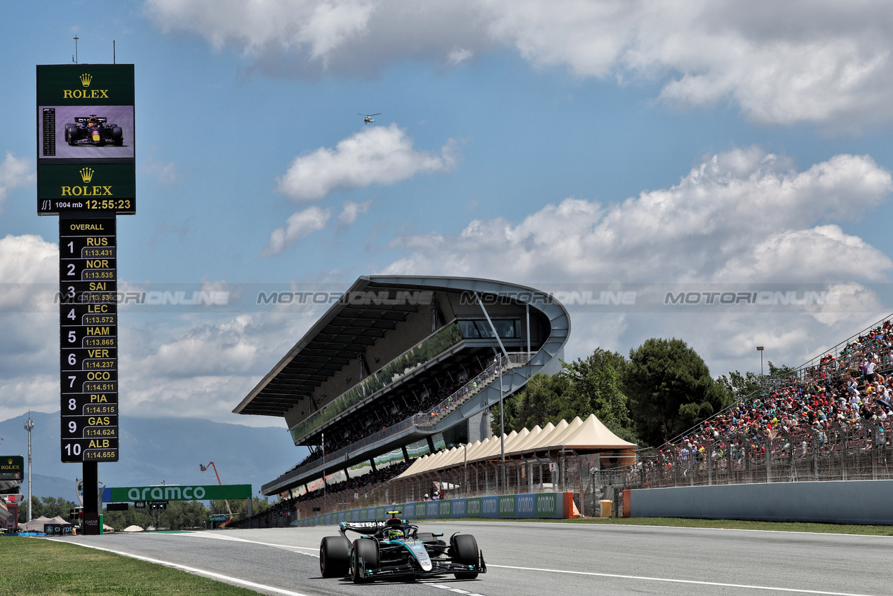 GP SPAGNA, Lewis Hamilton (GBR) Mercedes AMG F1 W15.

22.06.2024. Formula 1 World Championship, Rd 10, Spanish Grand Prix, Barcelona, Spain, Qualifiche Day.

- www.xpbimages.com, EMail: requests@xpbimages.com © Copyright: Rew / XPB Images