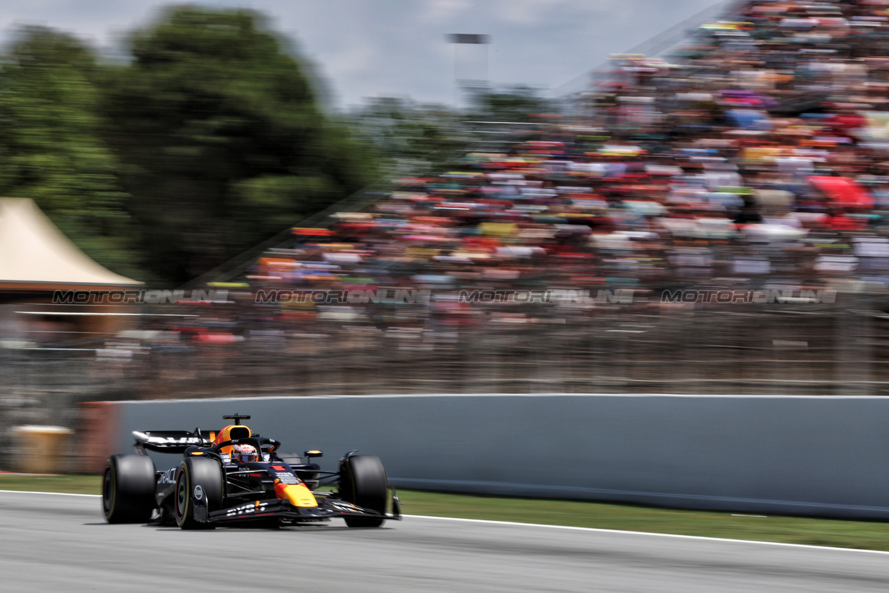 GP SPAGNA, Max Verstappen (NLD) Red Bull Racing RB20.

22.06.2024. Formula 1 World Championship, Rd 10, Spanish Grand Prix, Barcelona, Spain, Qualifiche Day.

- www.xpbimages.com, EMail: requests@xpbimages.com © Copyright: Rew / XPB Images