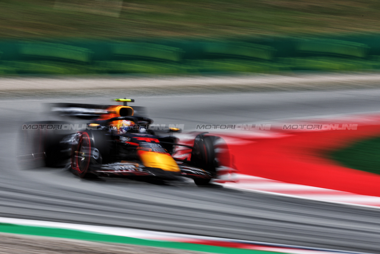 GP SPAGNA, Sergio Perez (MEX) Red Bull Racing RB20.

22.06.2024. Formula 1 World Championship, Rd 10, Spanish Grand Prix, Barcelona, Spain, Qualifiche Day.

- www.xpbimages.com, EMail: requests@xpbimages.com © Copyright: Rew / XPB Images